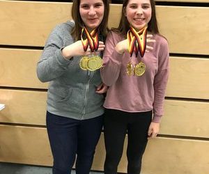 jeweils 3 Titel für D. van der Hoofd und M. Singer