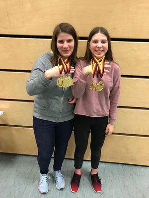 jeweils 3 Titel für D. van der Hoofd und M. Singer