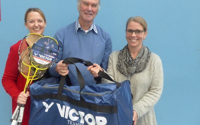 Bonhoeffer-Gymnasium Weinheim gewinnt Schlägertasche
