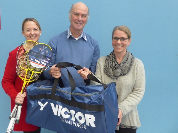 Bonhoeffer-Gymnasium Weinheim gewinnt Schlägertasche
