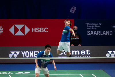 Asien dominiert – Deutsche Paarungen scheiden aus