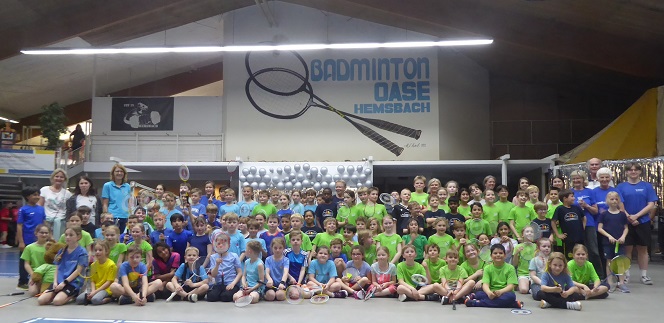 Über 100 Kinder spielten in der Hemsbacher Badminton-Oase